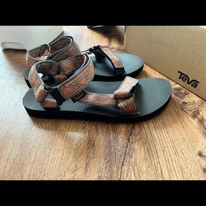 Men’s size 8 Teva Sandals